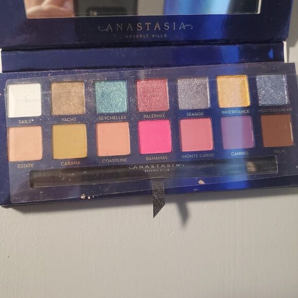 Anastasia Beverly Hills Riviera Palette is perfect 14 Eye shadows - Picture 9 of 16